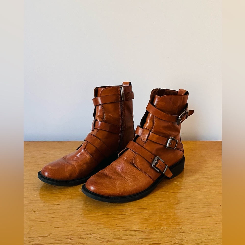 EUC Vince Camuto moto boots